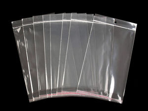 Transparente Kunststoffbeutel mit Selbstklebeverschluss und Aufhängeloch 17x25,5 - 26 cm