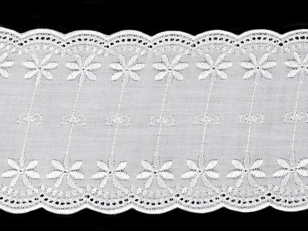 Weißes Broderie-Anglaise-Spitzenband aus Polyester - Madeira-Lochspitze 11 cm