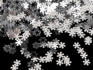 Premium Schneeflocken-Pailletten Metallic-Konfetti (5 mm) für festliche Dekorationen & Bastelarbeiten