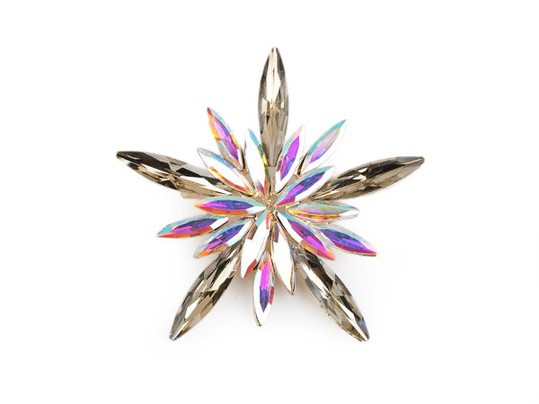 Elegante Schneeflocken-Strassbrosche - Funkelndes Schmuck-Accessoire für die Feiertage