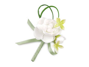 Handgefertigte weiße Blütenbrosche – Elegantes florales Mode-Accessoire