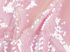 Premium-Paillettensatin mit 5-mm-Pailletten - Hochglänzendes Material für Kostüme, Kleider und Accessoires