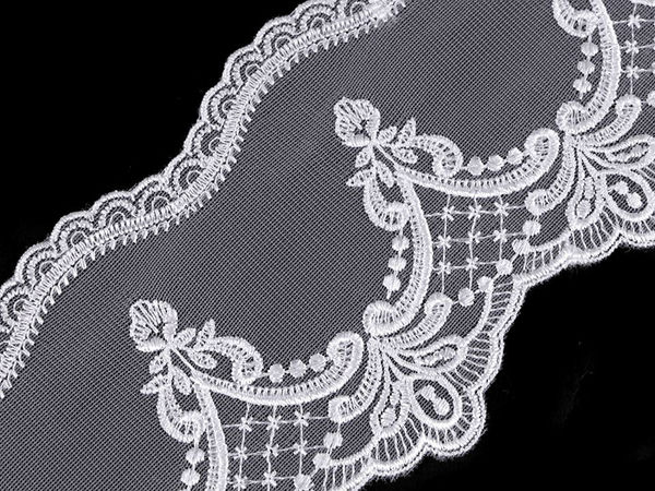 Stickereiborte auf Organza, Breite 12,5 cm