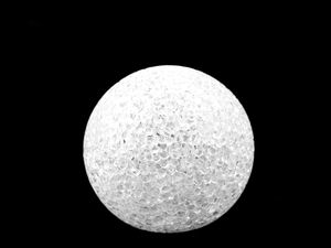 Premium 3D-Mond-LED-Nachtlicht - 8 cm Tischlampe mit warmem Licht für stimmungsvolles Ambiente (Inklusive Batterien)