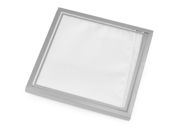 Elegantes Satin-Einstecktuch für Herrensakkos - Klassisches gesäumtes Kavalierstuch in Geschenkbox