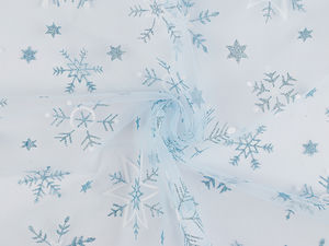Premium Glitzertüll mit Schneeflocken-Motiv als Meterware