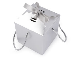 Geschenkbox mit Satinband und Kordel