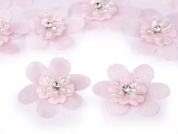 Elegante 4,5 cm Organza-Blütenapplikation mit Strass & Perlen | Aufnähbare & aufklebbare Blütenverzierung für Kleidung, Schuhe, Taschen und Accessoires