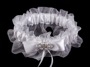 Elegantes weißes Brautstrumpfband aus Satin und Organza mit perlen- und kristallbesetzter Schleife